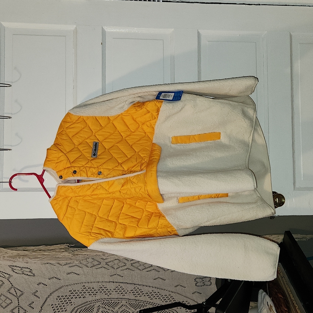 Women's hooded pullover Columbia jacket